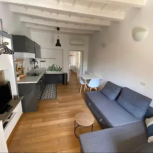 Corso 8 , Milano Italia